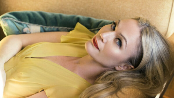 Exclusive: “Goliath” Actress Sarah Wynter Discusses Her Favorite Shows & Working On A “Binge” Series