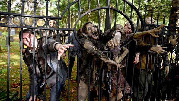 syfy-day-of-the-dead-preview-zombies-natalie-malaika-lauren-howell-3