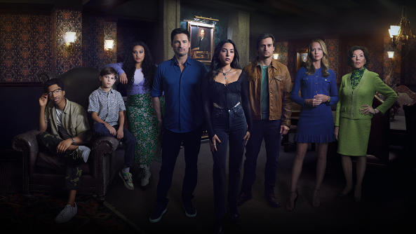 watchful-eye-s1-cast-photo