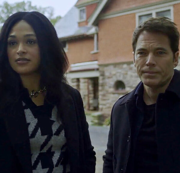 surrealestate-304-family-thing-photos