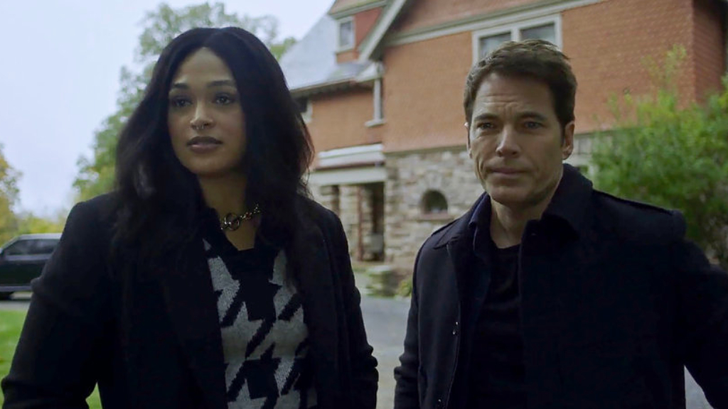 surrealestate-304-family-thing-photos