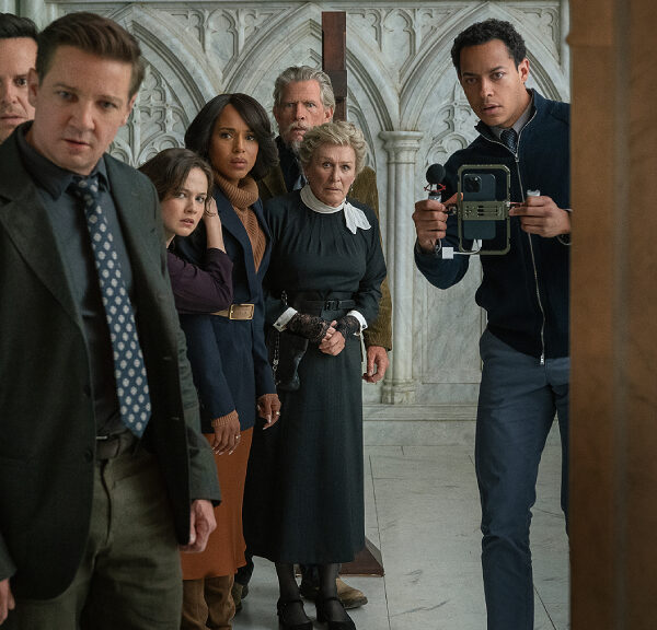 netflix-knives-out-wake-up-dead-man-review-daniel-craig